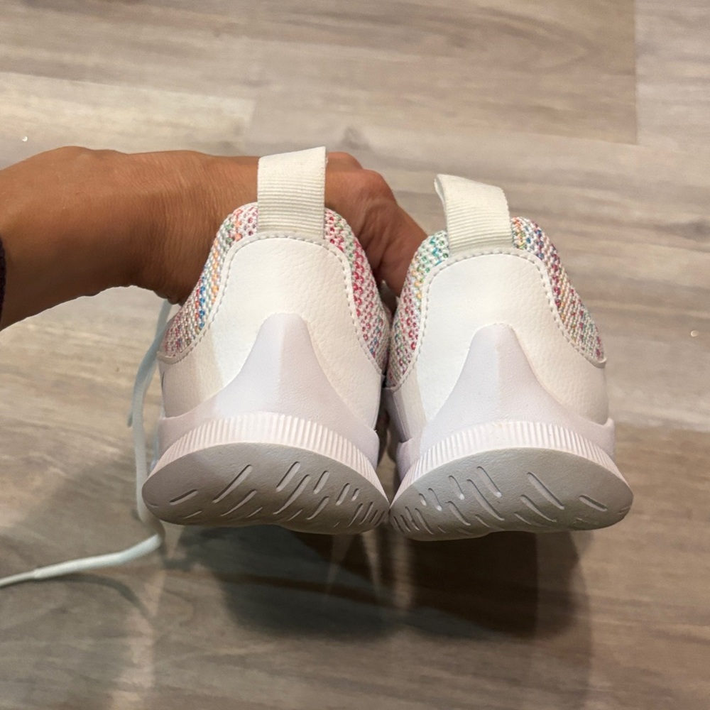 Nike Kids Multicolor Knit Sneakers - Picture 4 of 4
